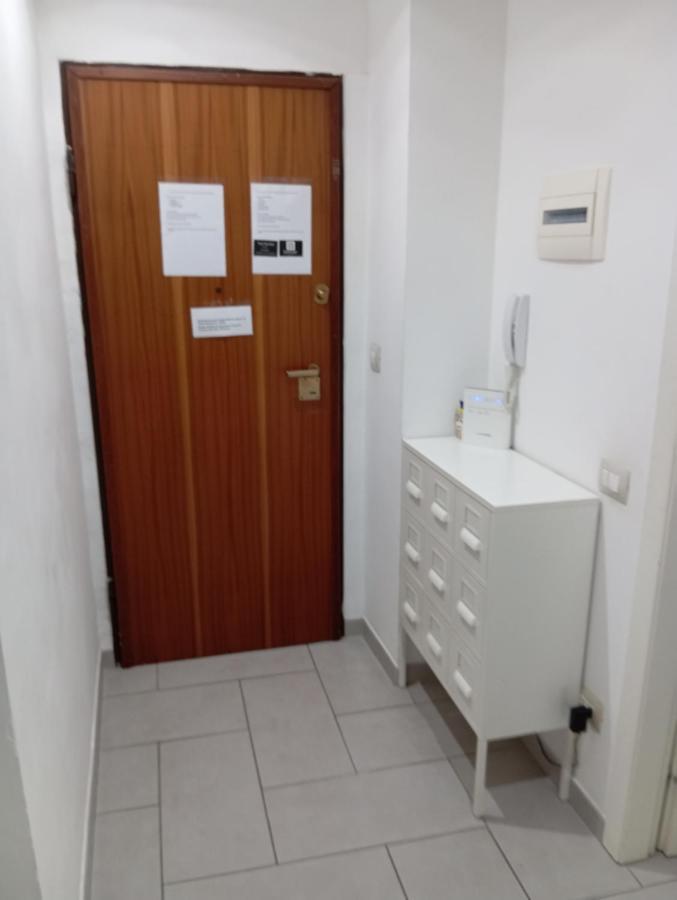 Ferienwohnung Apartament Famagosta Milano Exterior foto