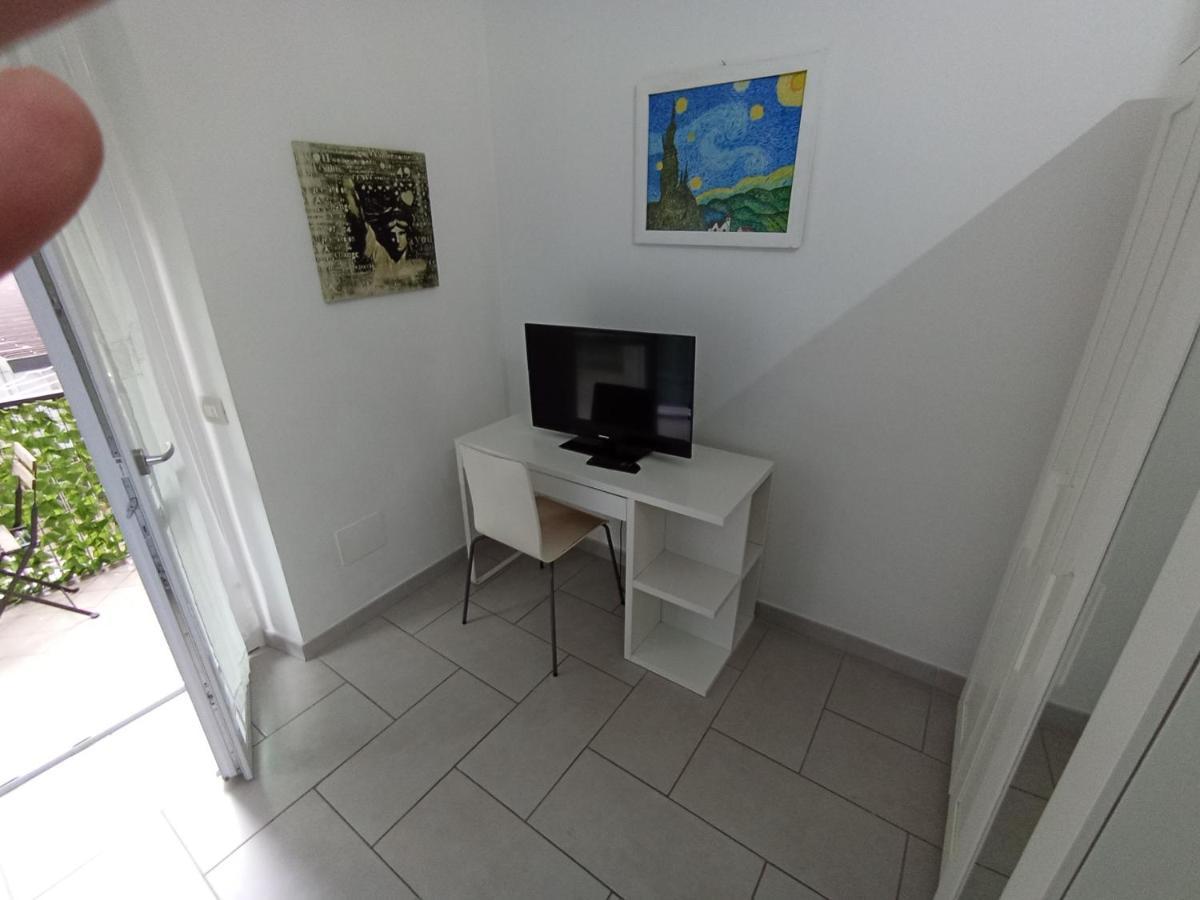 Ferienwohnung Apartament Famagosta Milano Exterior foto